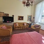 Luxury San Giovanni بيت ضيافة *